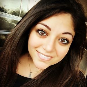 Meet your Posher, Angela